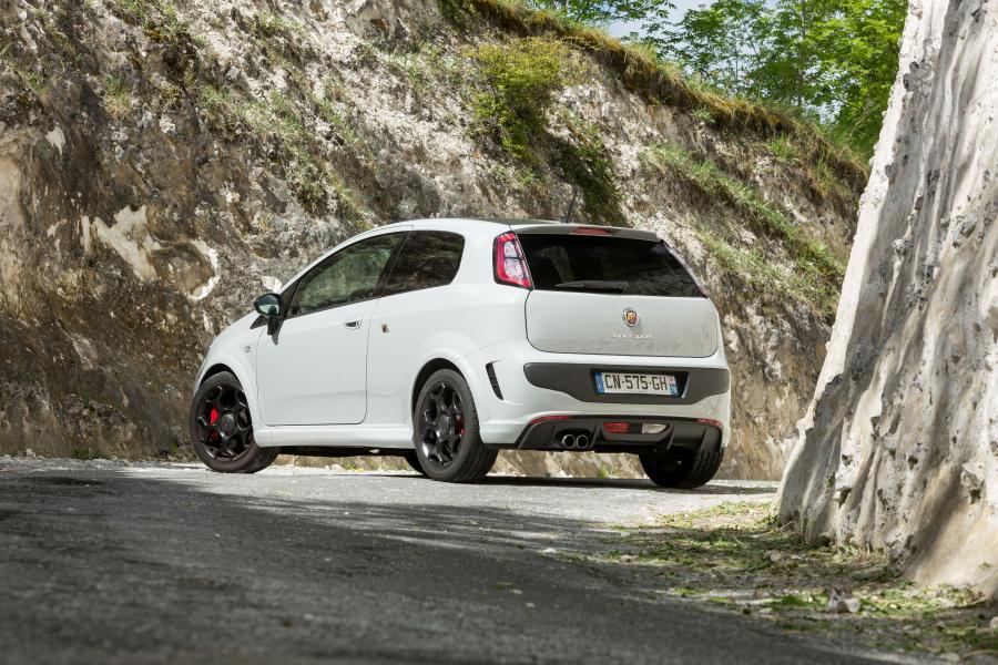  Abarth Punto SuperSport (199) 2012 года  (фото 16 из 32)